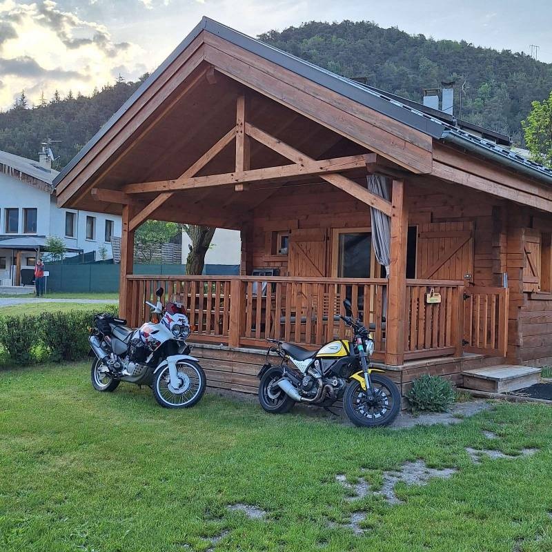 Camping La Chaup *** — Camping Site in Enchastrayes 