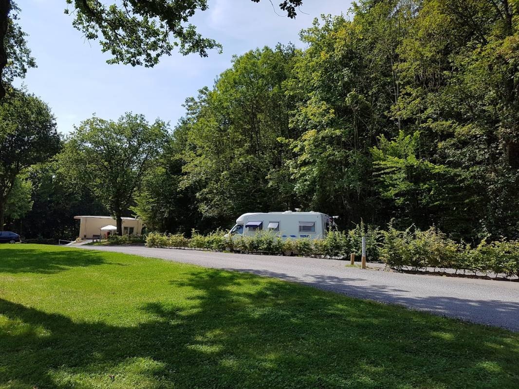 Domaine de Blangy — Campingplatz in Hirson / Hauts-de-France