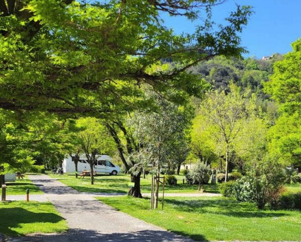 La Charderie — Campingplass in Pont-de-Labeaume 