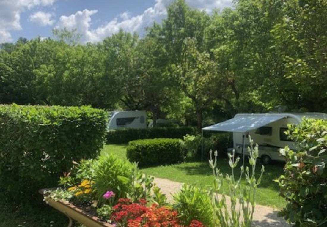 Camping La Chatonnière *** — Kemp in Jumilhac-le-Grand