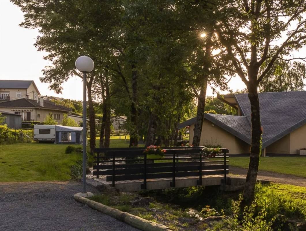 Domaine du Camboussel *** & Camping de la Lande — Campingplass in Brassac