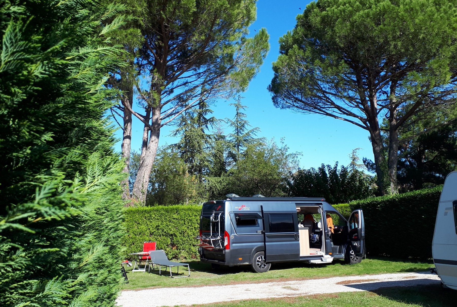 Camping du lavandin — Campingplats in Orange