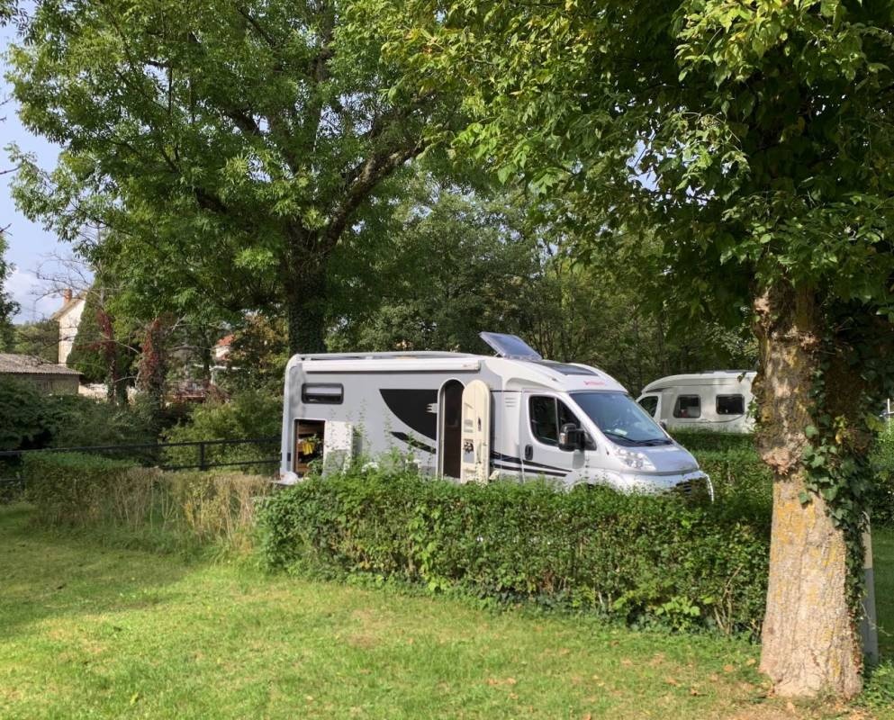 Camping des Deux-Ponts — Camping in Froncles