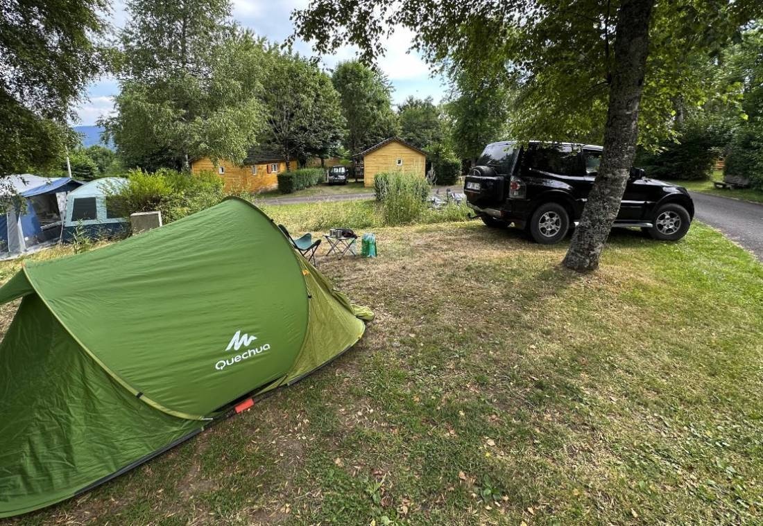 Camping Les Couderts ** — Campingplats in Murat-le-Quaire