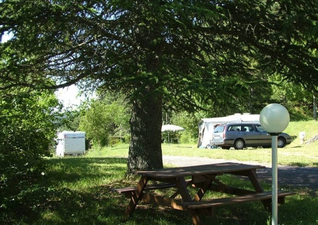 Camping Aux Portes du Sauveterre — Kemping in Massegros-Causses-Gorges