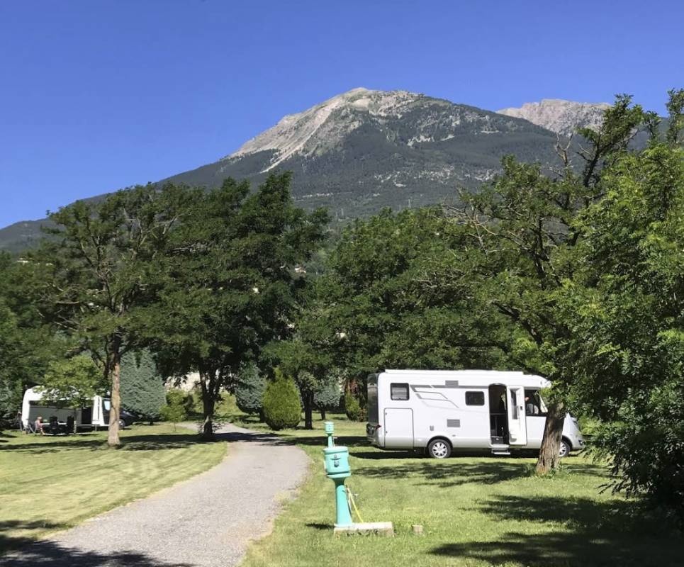Camping La Vieille Ferme **** — Sítio de acampamento in Embrun