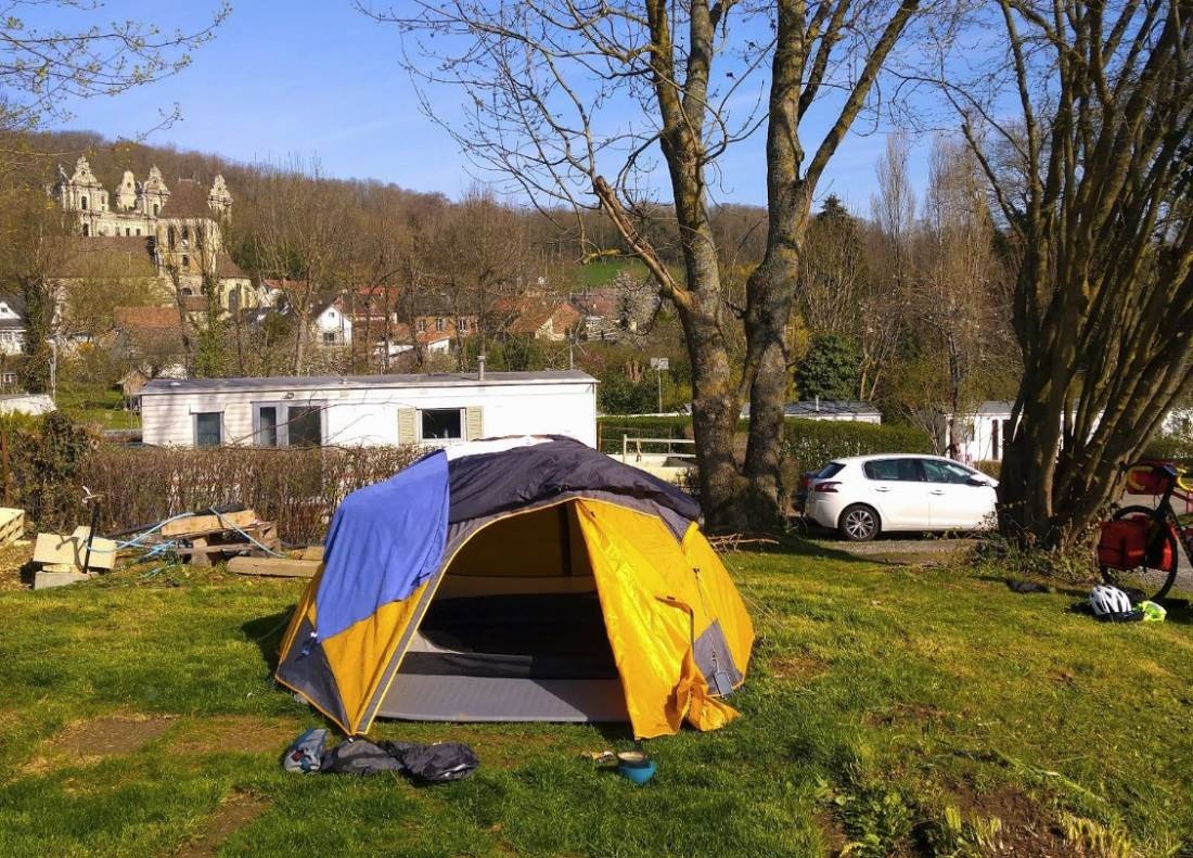 Camping de la Montagne — Kamp yeri in Chiry-Ourscamp
