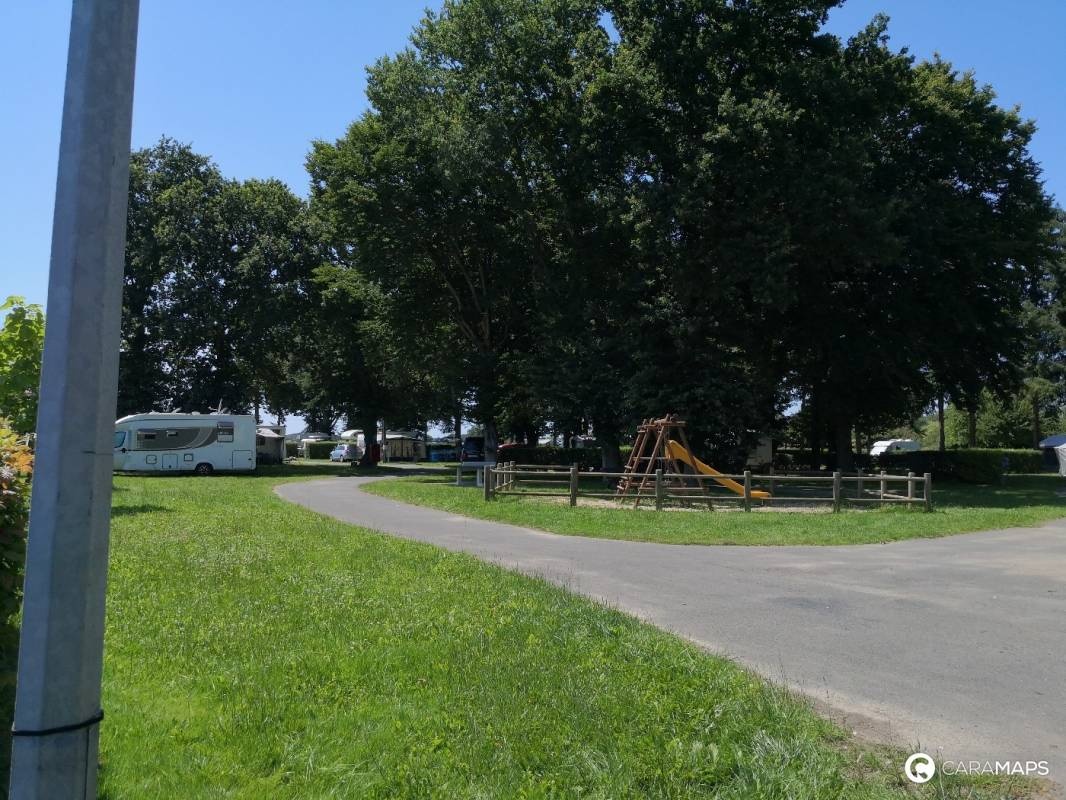 Camping Municipal Les Salorges ** — Area da campeggio in Guipry-Messac / Centre-Val de Loire