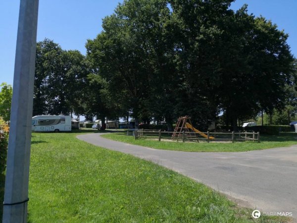 Camping Municipal Les Salorges ** — Foto 2