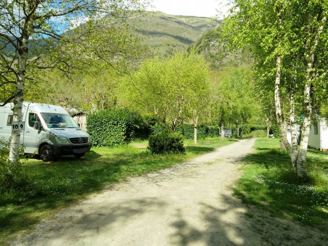 Happy camping Pyrenees — Kemping in Saligos / Occitanie