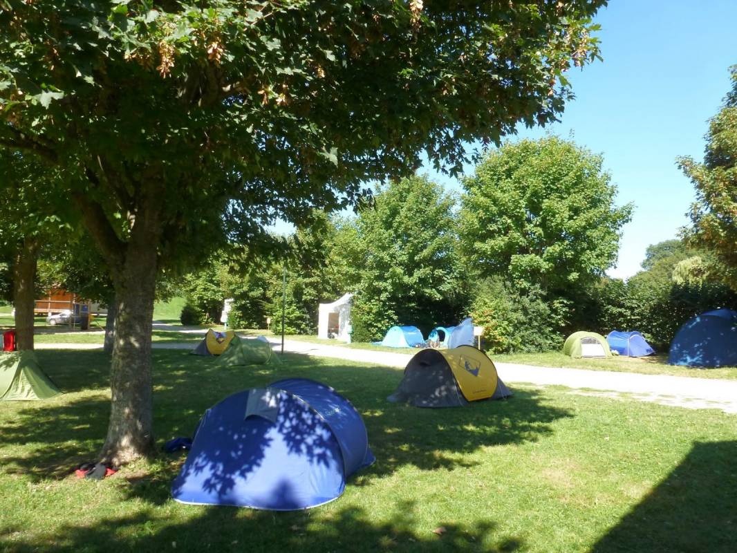 Mini-Camping Municipal Bellenaves — Camping Site in Bellenaves 