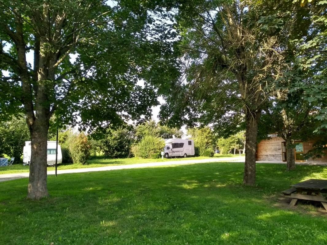 Mini-Camping Municipal Bellenaves — Kemping in Bellenaves 