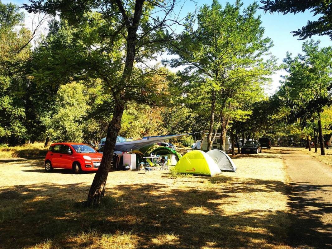 Camping Le Coin Charmant *** — Campingplats in Chauzon / Nouvelle-Aquitaine