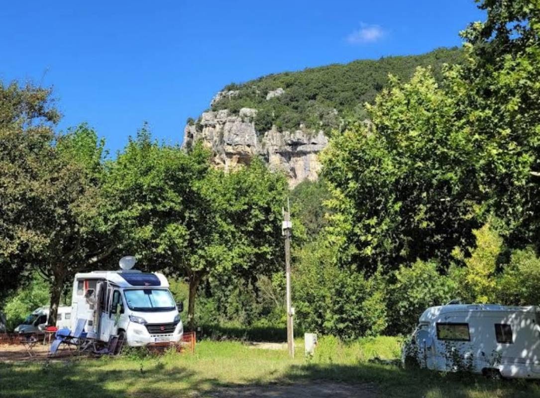 Camping La Genèse (Naturisten Camping) — Campingplass in Méjannes-le-Clap