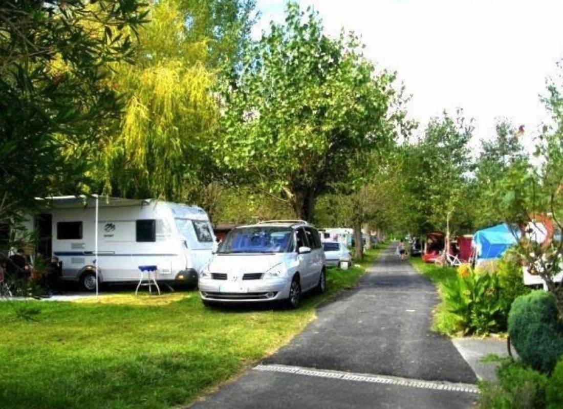 Camping Aire Ona ** — Sítio de acampamento in Urrugne / Nouvelle-Aquitaine