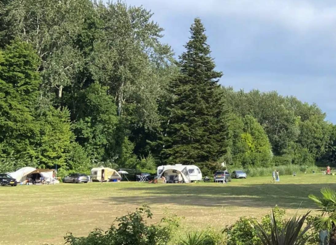 Camping Château de Chanteloup ***** — Campingplats in Sillé-le-Philippe / Pays de la Loire