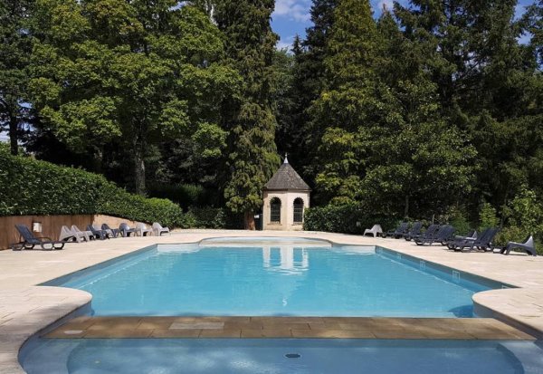 Camping Le Chateau de Montrouant — Photo 4