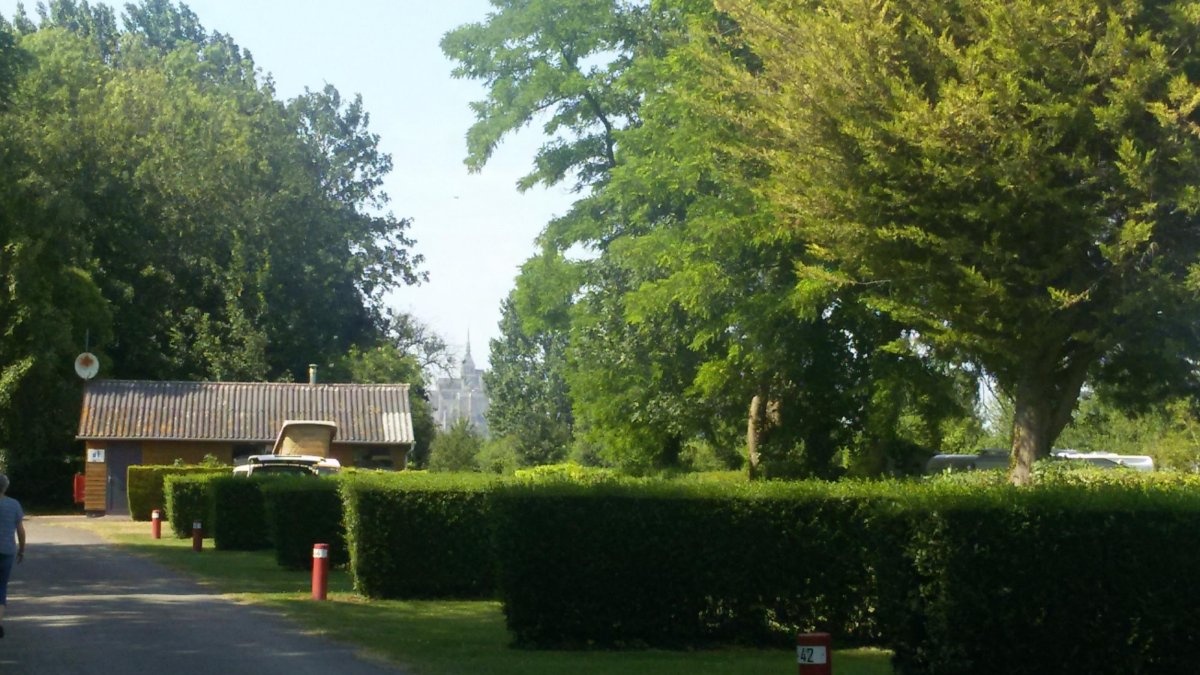 Camping du Mont Saint-Michel — Місце для кемпінгу in Le Mont-Saint-Michel