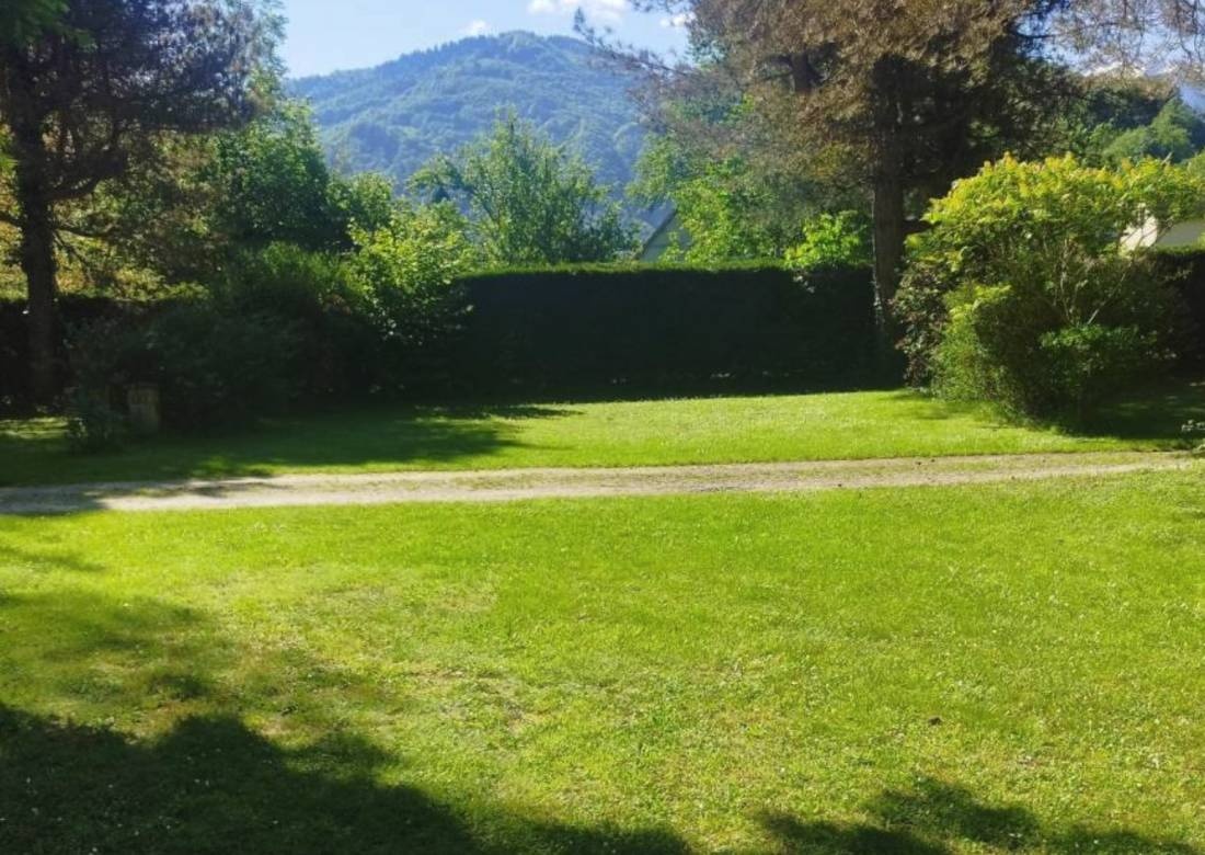 Camping Le Montagnou *** — Kemp in Ustou