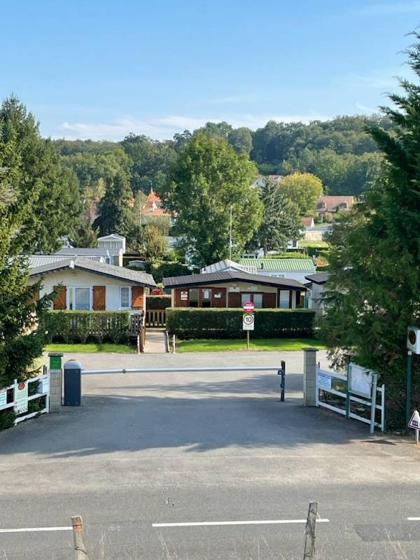 Camping de la Fontaine — Campingplads in Saint-Maurice-Montcouronne / Île-de-France