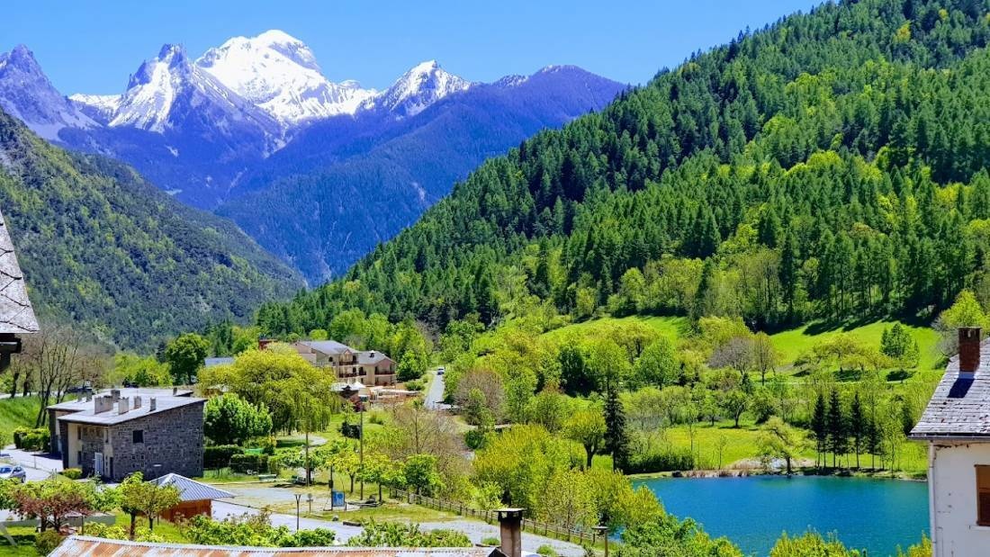 Camping Le Noyer Du Baron ** — Kamp yeri in Le Lauzet-Ubaye / Occitanie