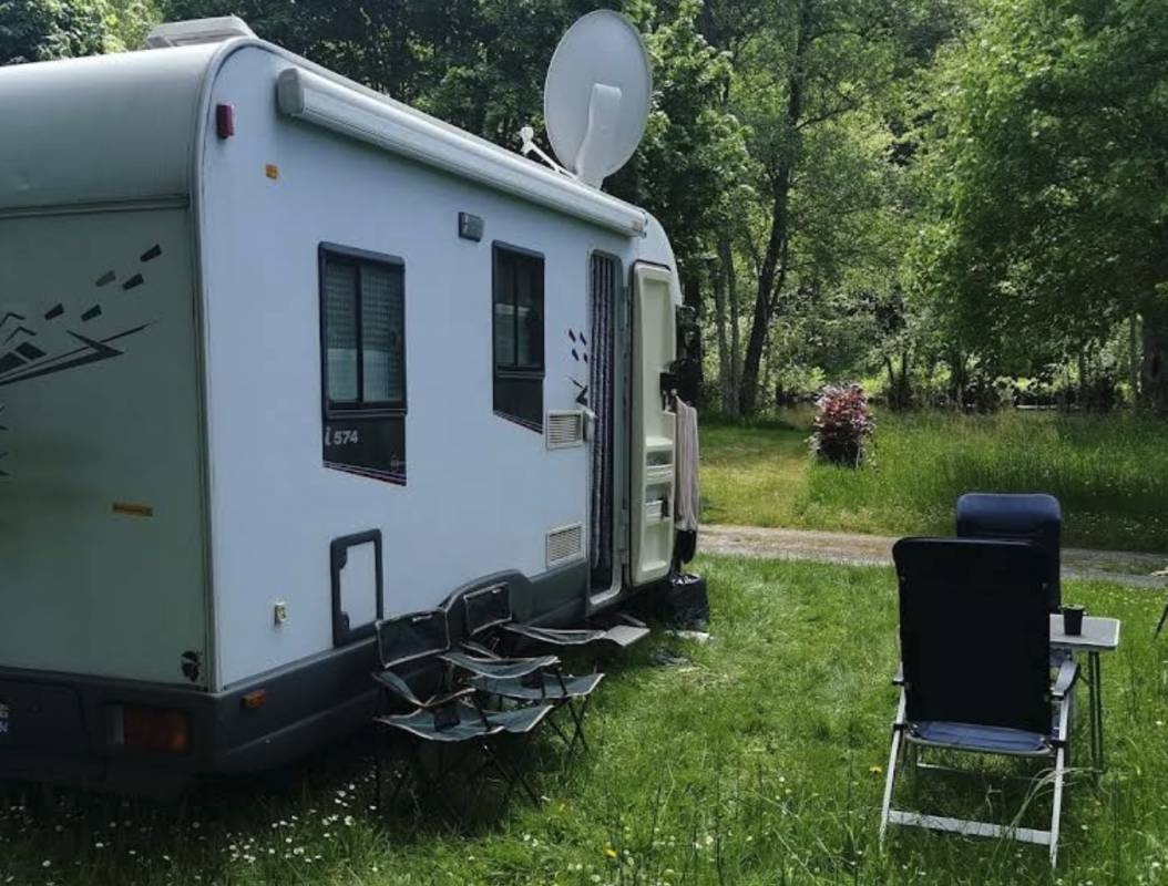 Camping Municipal de Beaufort — Kamp yeri in Saint-Léonard-de-Noblat