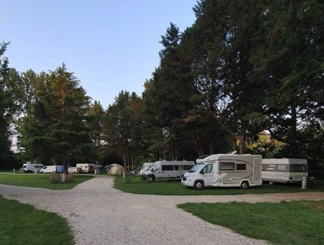 Camping D'auberoche *** — Sítio de acampamento in Bassillac et Auberoche