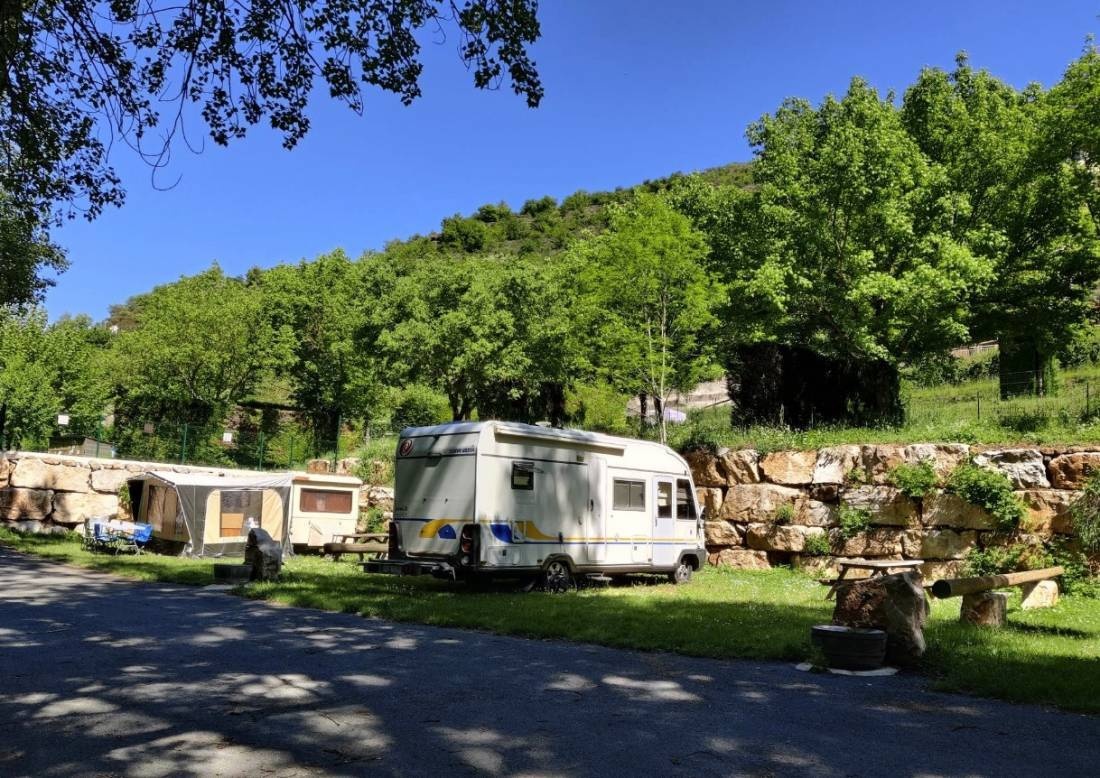 Camping La Cascade — Kemping in Saint-Rome-de-Tarn