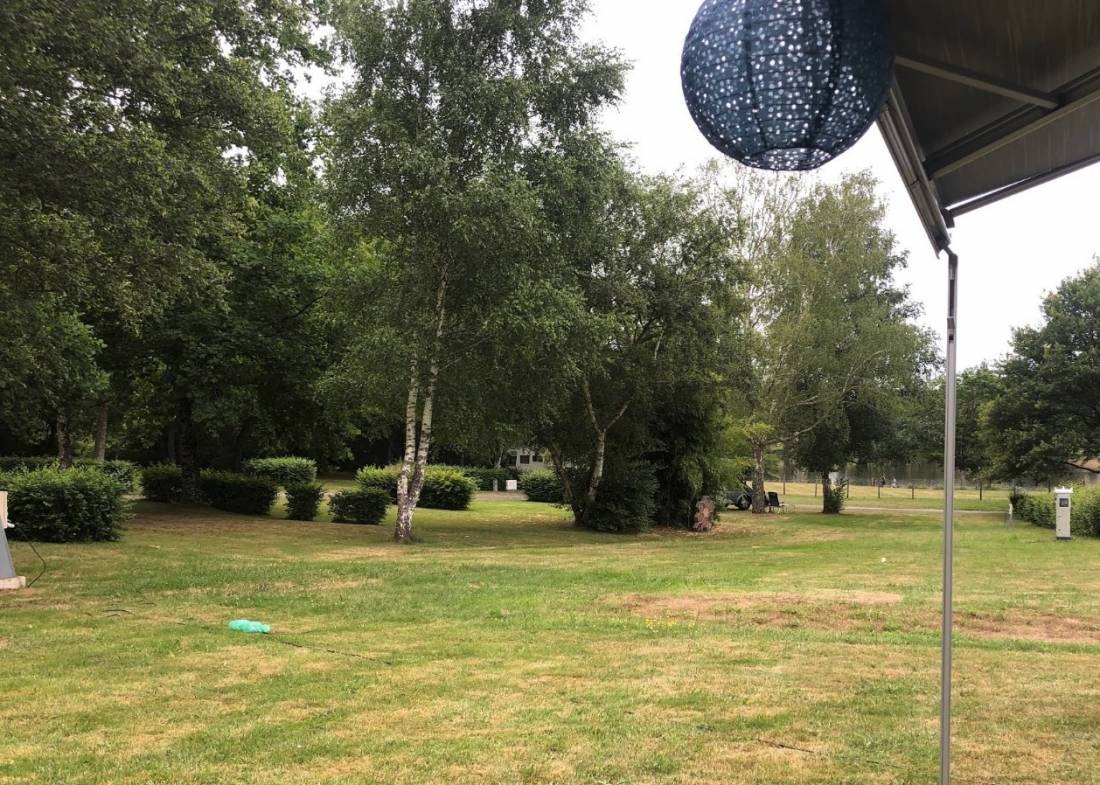 Camping du Lac de Mondon ** — Campingplass in Cromac