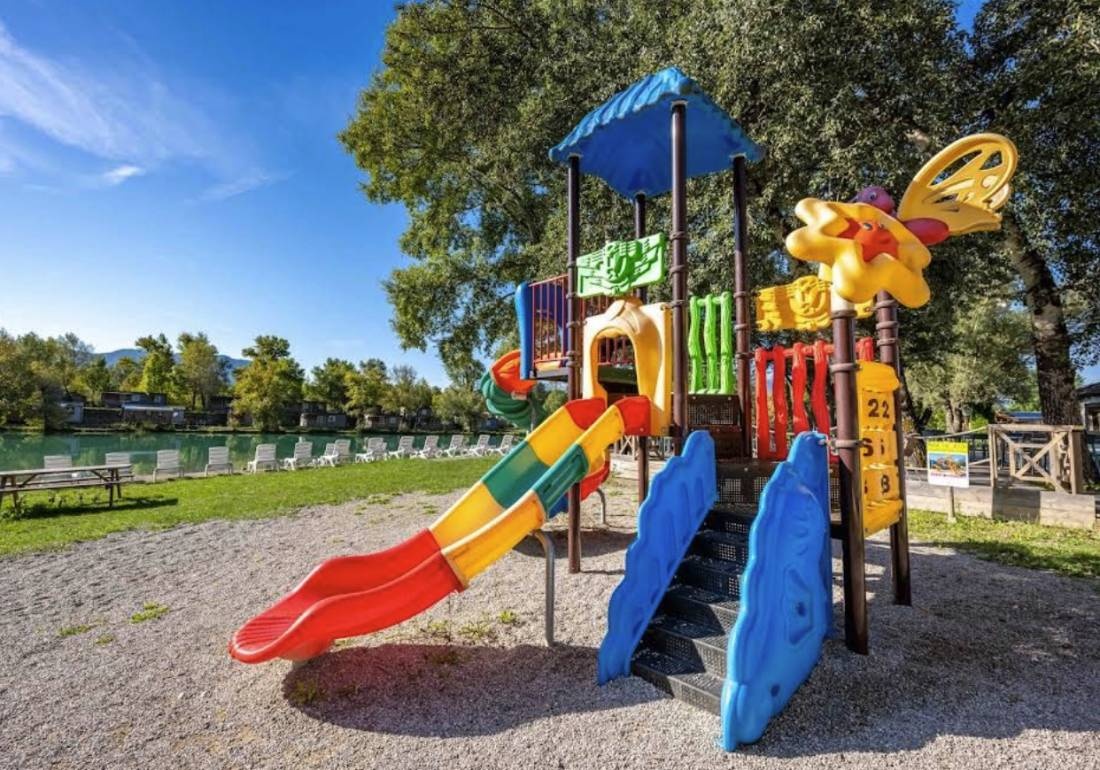 Camping Le Lac Bleu *** — Cámping in Châtillon-en-Diois