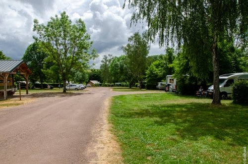Camping de L'étang Fouché — Campingplatz in Arnay-le-Duc