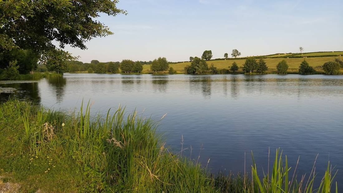 Camping de L'étang Fouché — Campingplatz in Arnay-le-Duc
