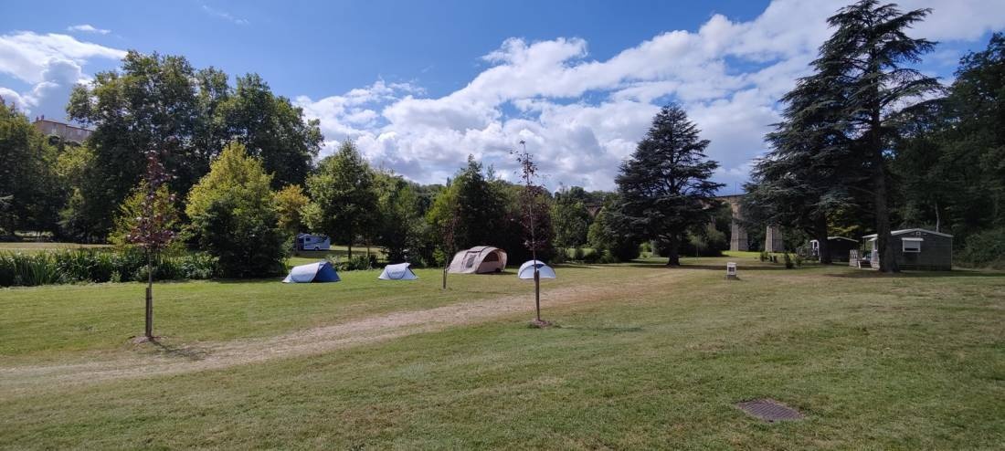 Camping de Vauchiron — Kemp in Lusignan / Nouvelle-Aquitaine
