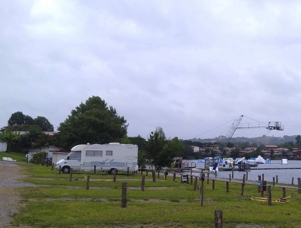 Domaine du Lac de Sames — Campervan Site in Sames