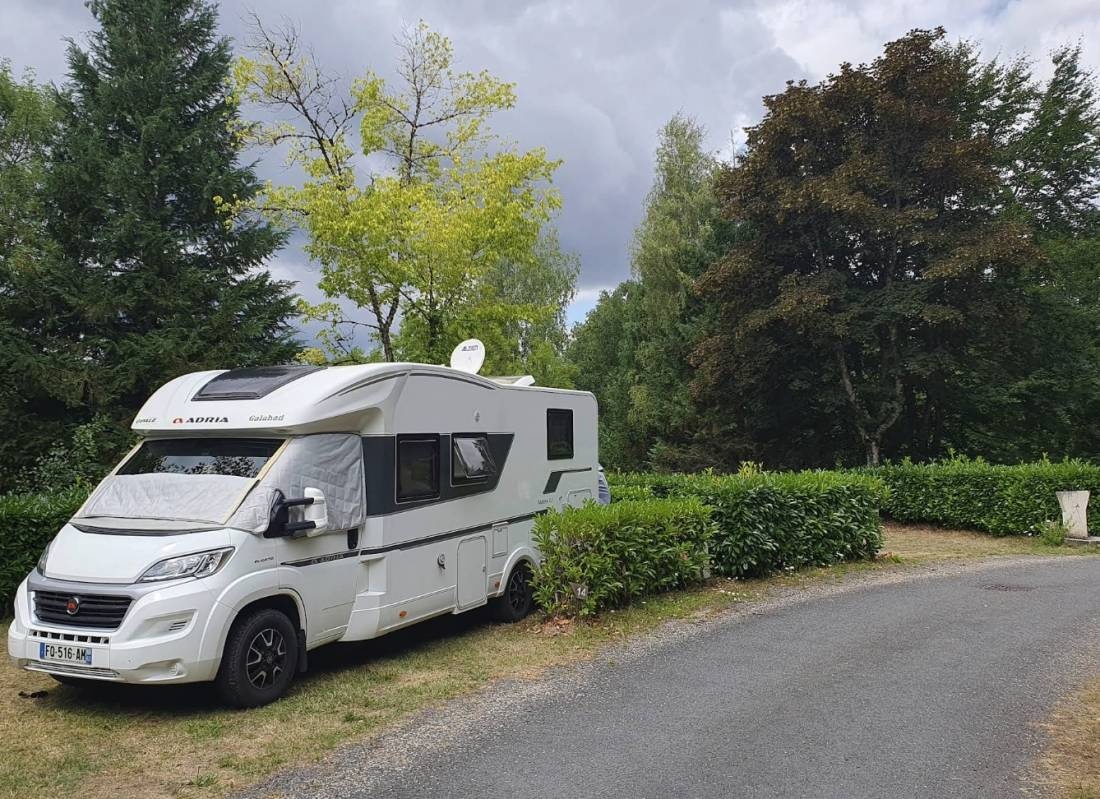 Stellplatz & Camping La Planque — Campervan Site in Le Nayrac 