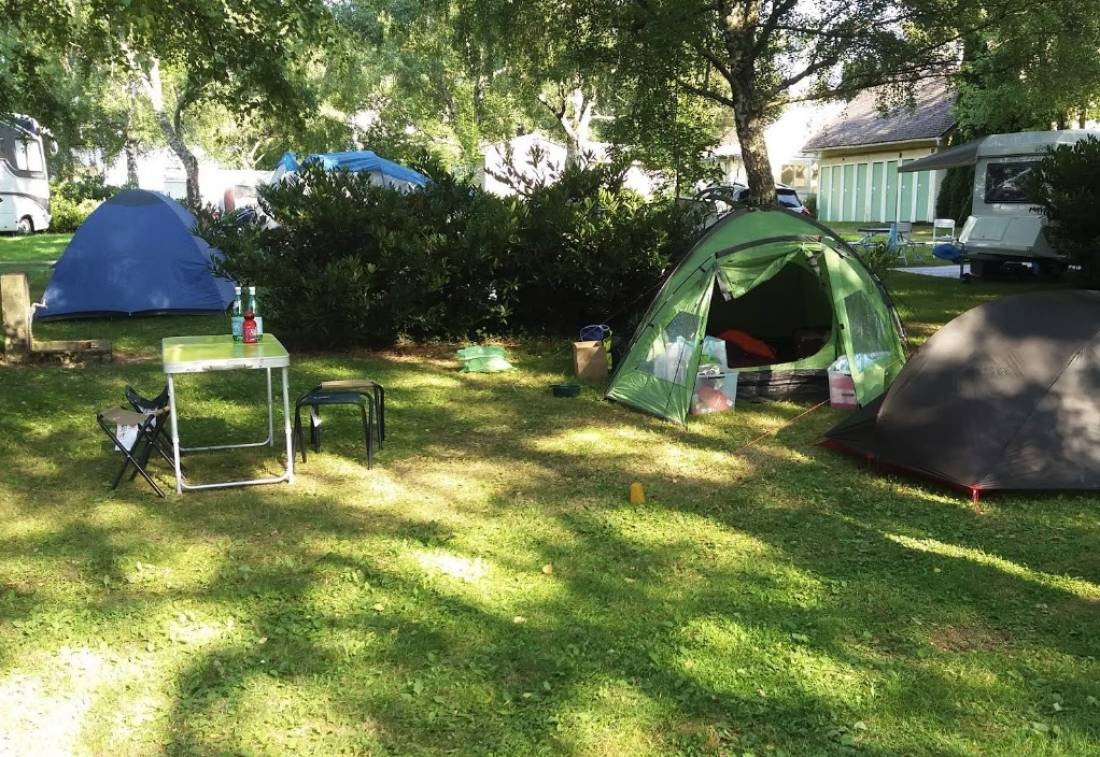 Camping Bellevue des Palomieres — Місце для кемпінгу in Bagnères-de-Bigorre