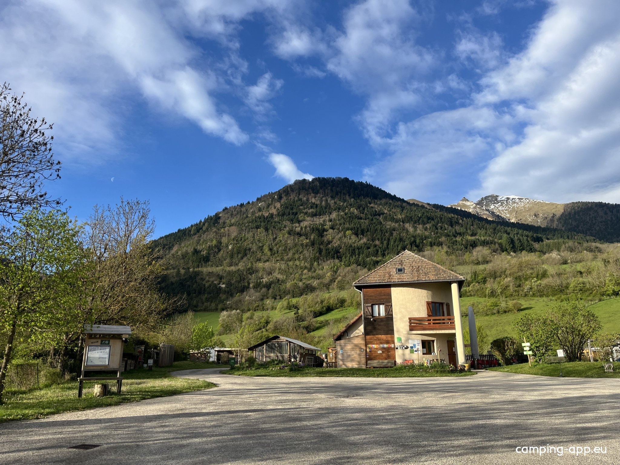 Camping Belle Roche — Camping in Lalley