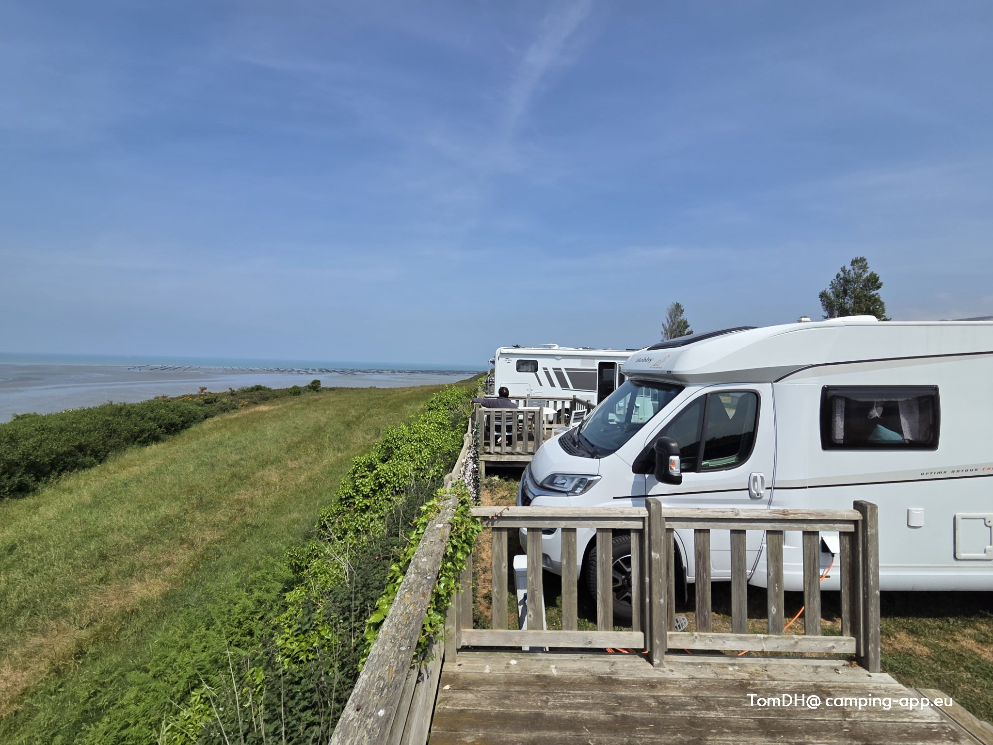 Camping Bellevue Mer *** — Sítio de acampamento in Hillion