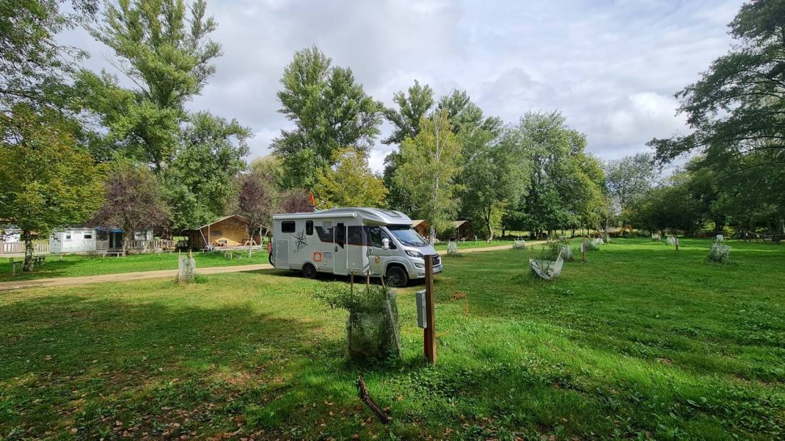 Camping Civray — Місце для кемпінгу in Civray / Nouvelle-Aquitaine