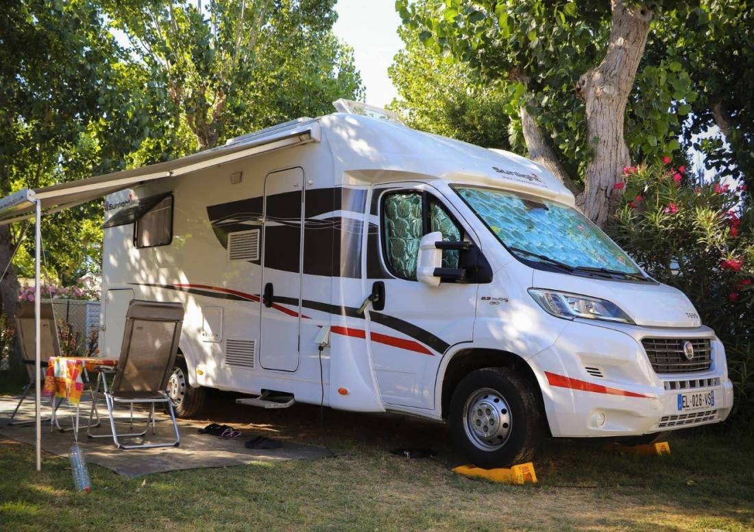 Hello Summer Inn Van & Camping-Car Camp — Ställplats in Valras-Plage