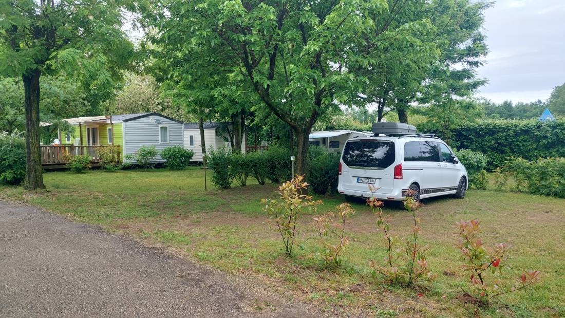 Camping Lac de Cormoranche **** — Camping Site in Cormoranche-sur-Saône