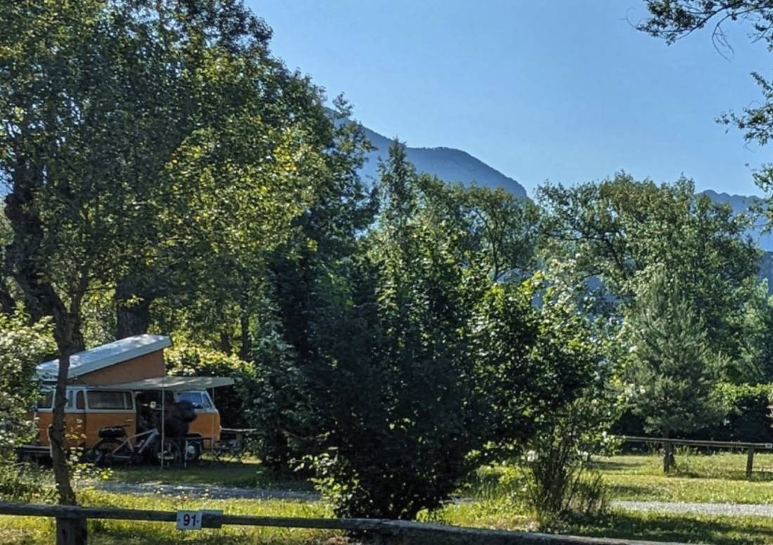 Camping du Lac Les Iscles *** — Cámping in Eygliers