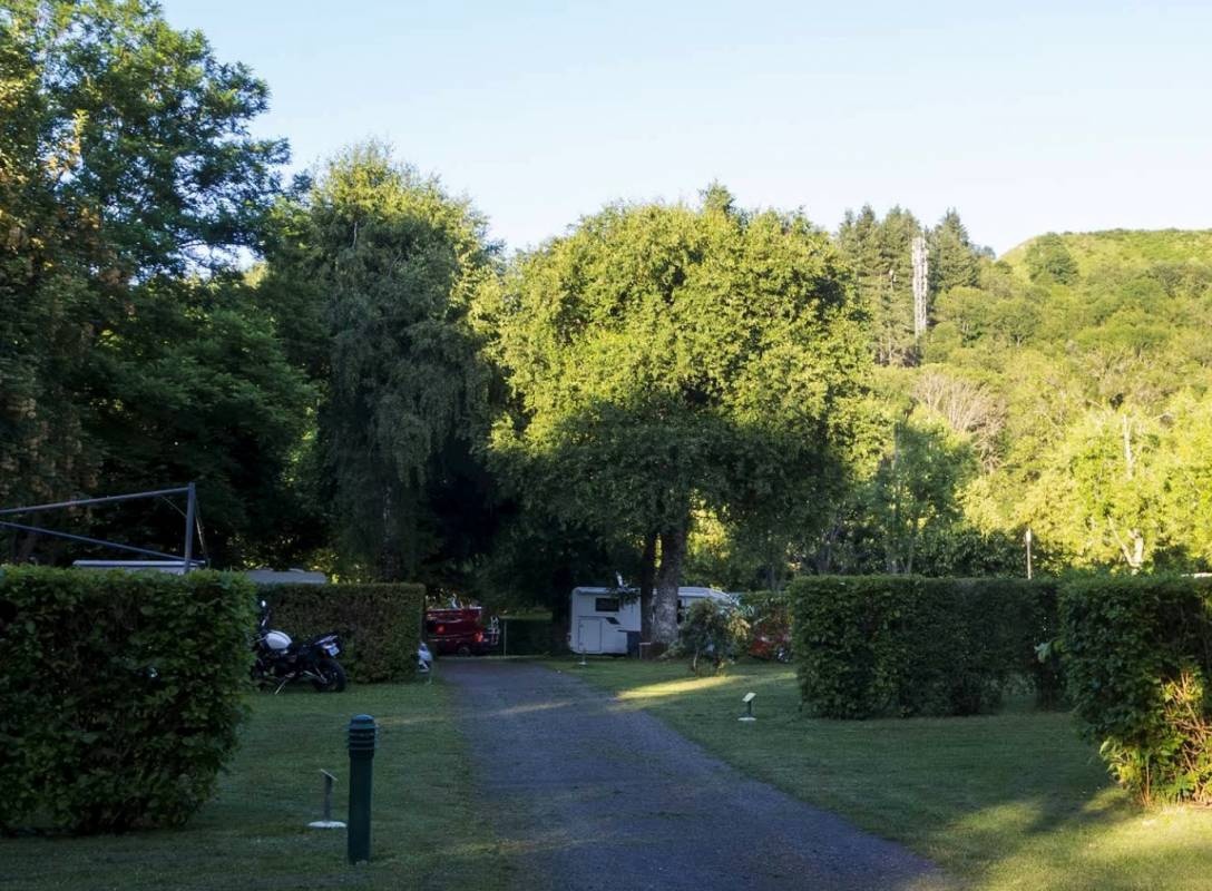 Camping Le Sedour — Campingplats in Riom-ès-Montagnes 