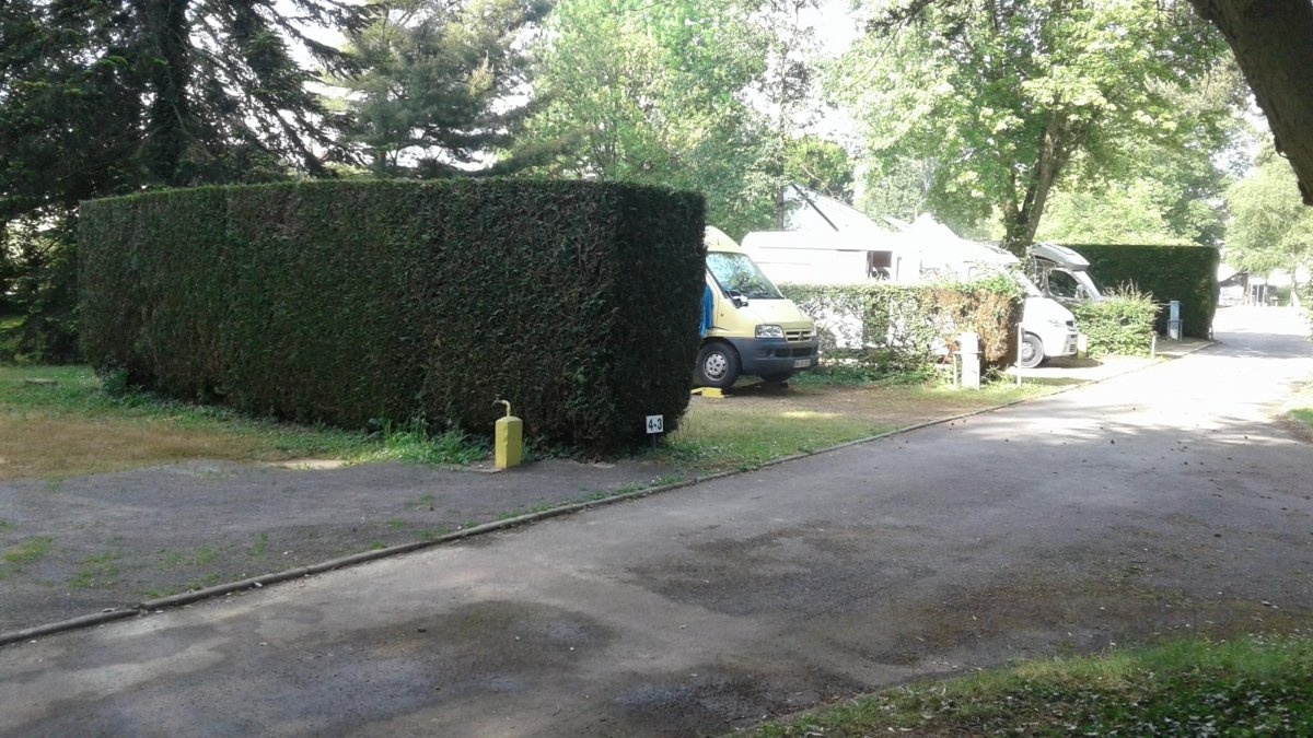 Camping Municipal de Paron - Fougères — Місце для кемпінгу in Fougères
