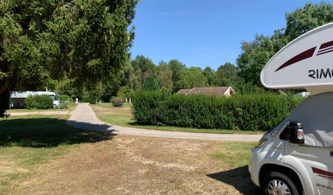 Camping de mon Village — Kamp yeri in Marcilly-le-Hayer