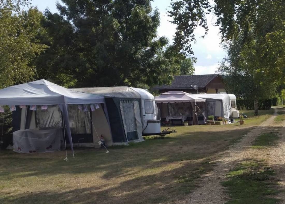 Camping Municipal de Grandpré — Camping in Grandpré