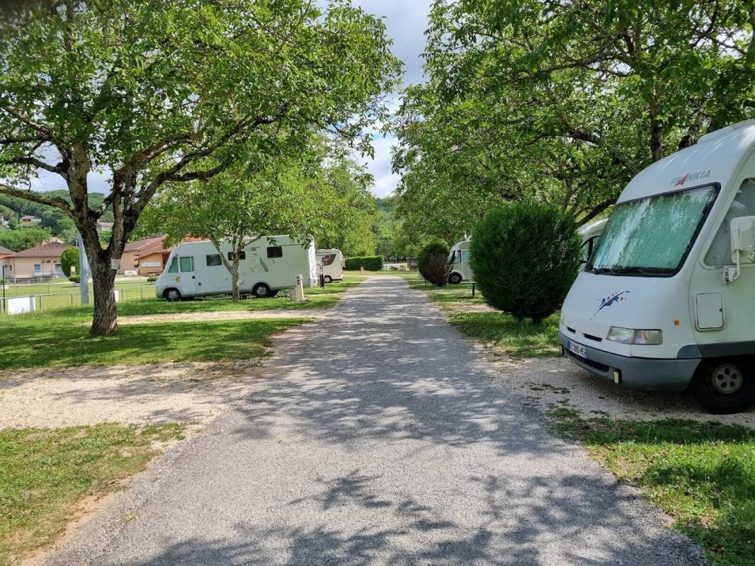 Camping-Car Park — Kamp yeri in Lamagdelaine