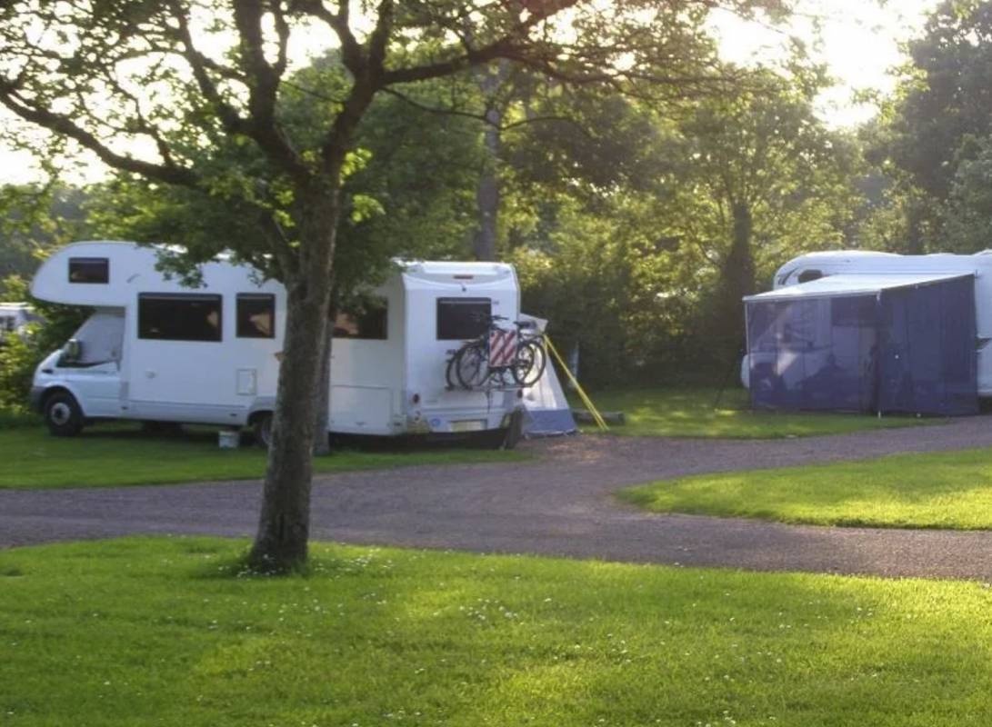 Camping L'Etang des Haizes **** — Camping Site in La Haye