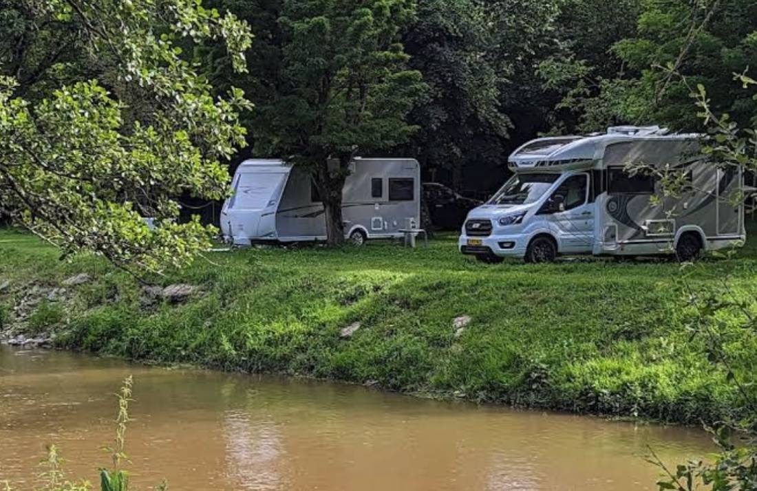 Camping de Belcastel — Cámping in Belcastel