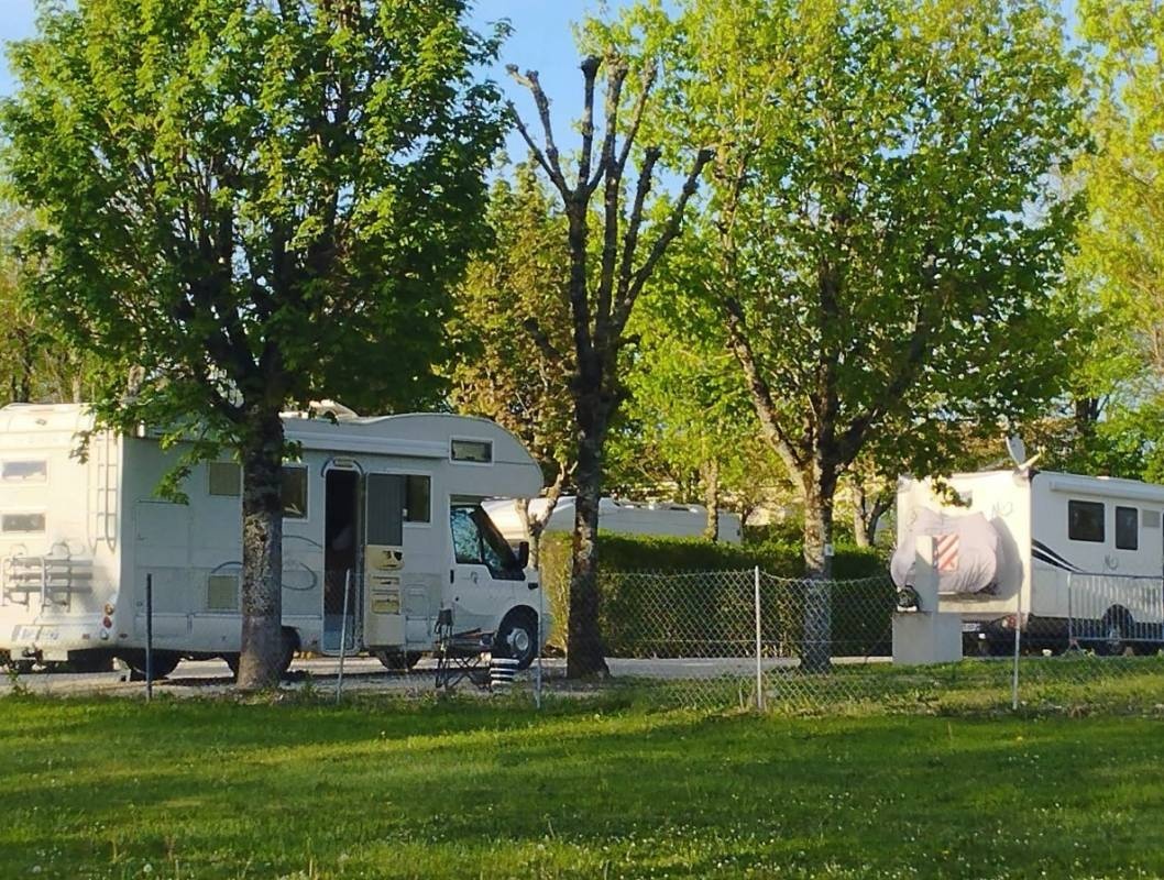 Stellplatz Jarnac-Champagne — Bobilplass in Jarnac-Champagne